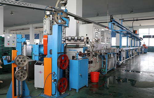 التغليف التلقائي بالكامل يعزل خط الإنتاج